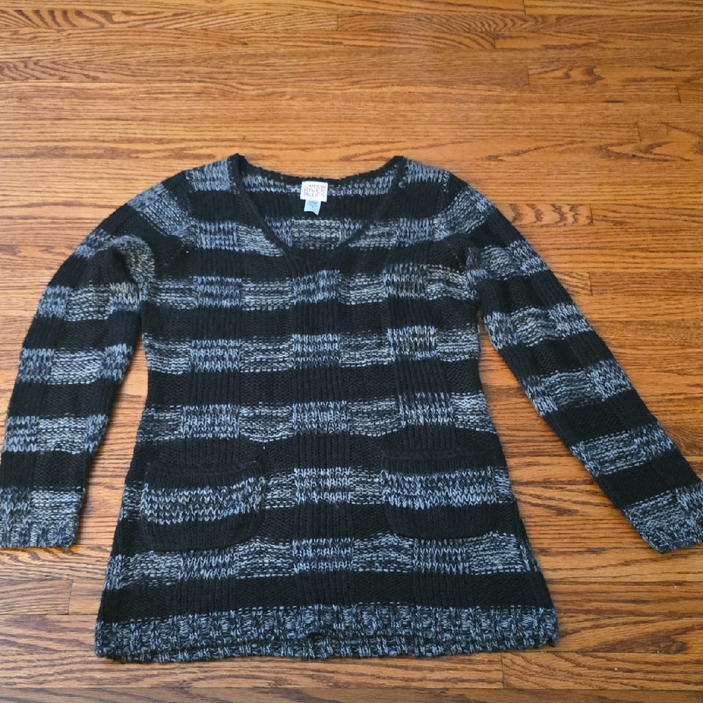 Croft & Barrow Black and Gray Striped V-Neck Sweater